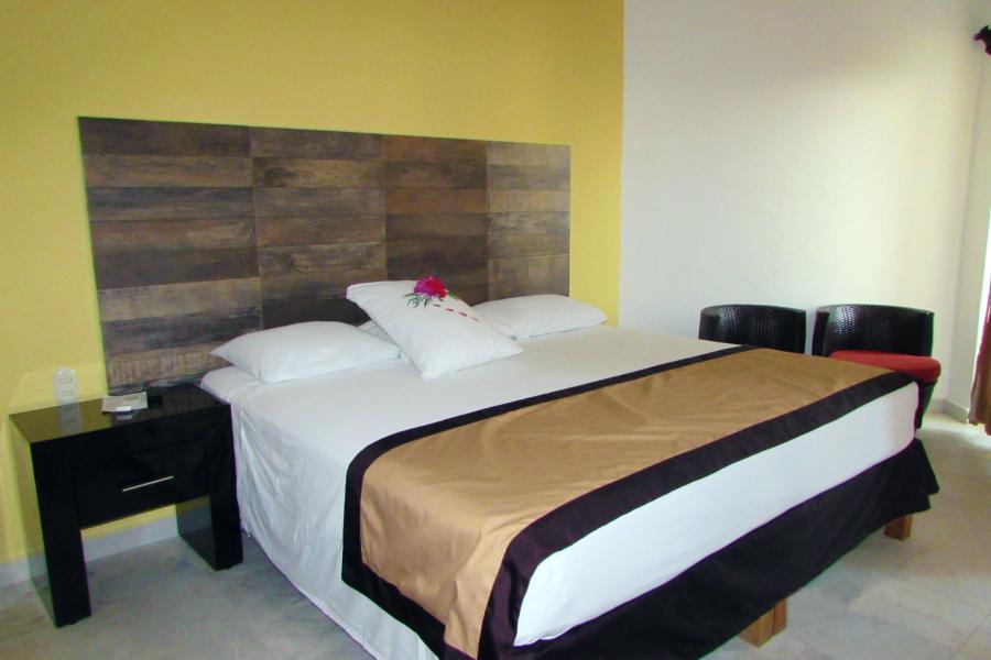 Condominio Vacacional 506-A Hotel Tesoro Ixtapa Zihuatanejo, ideal para parejas que buscan hospedaje económico en Ixtapa Zihuatanejo, con alberca y vista al mar